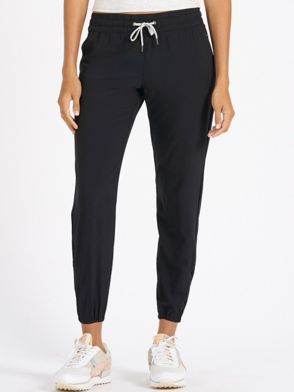 Vuori Weekend jogger pant womans black lightweight performance size medium